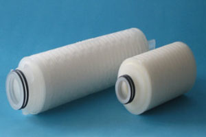 How many sets of machines are used to make both common pleated filter cartridges and high flow filter cartridges?