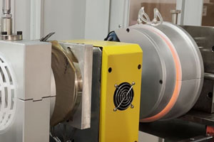The Difference Between Plastic End Cap Welding Systems: Hot Plate Heating vs. Infrared Heating